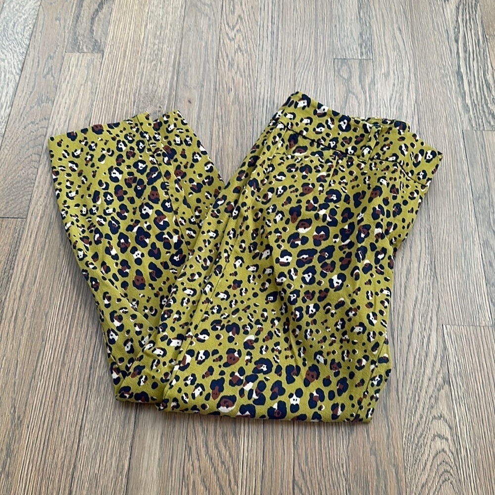 7th Avenue Women’s Cheetah Capri Slacks - Size 6